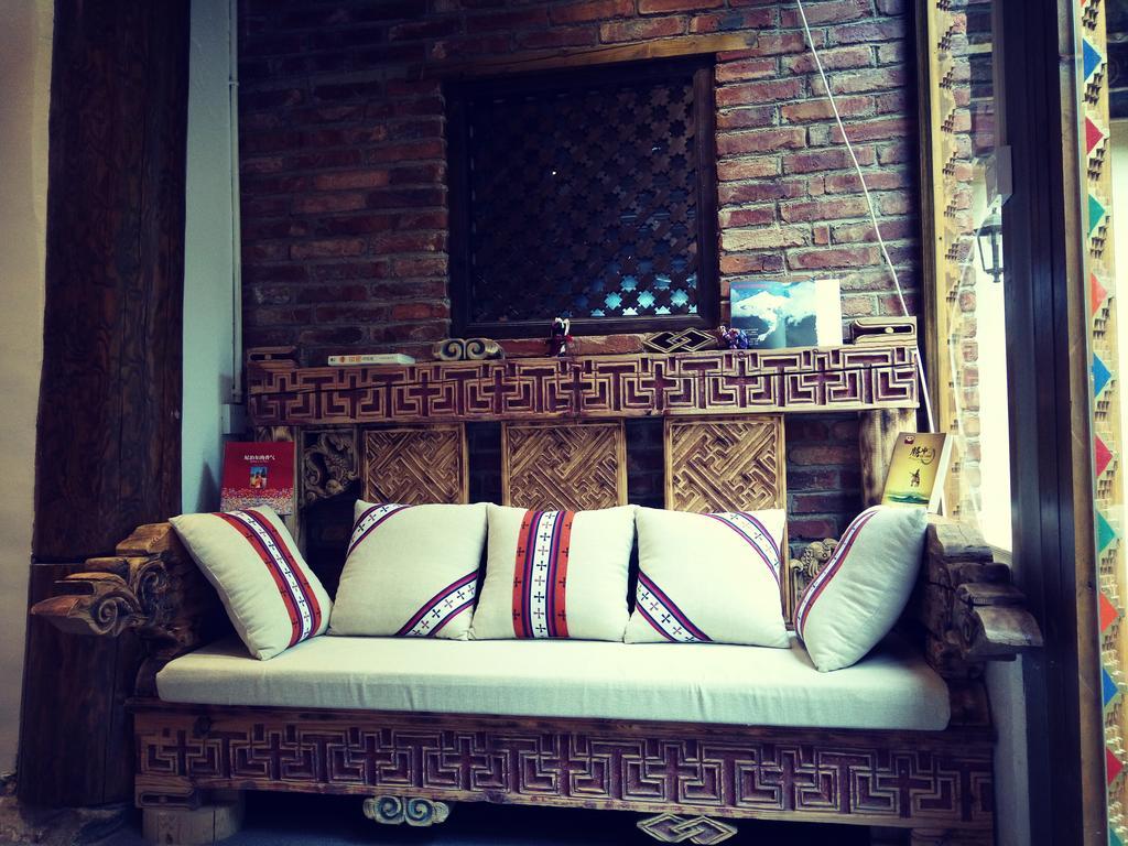 Shangri-La Mid - Mountain Homestay Ngoại thất bức ảnh