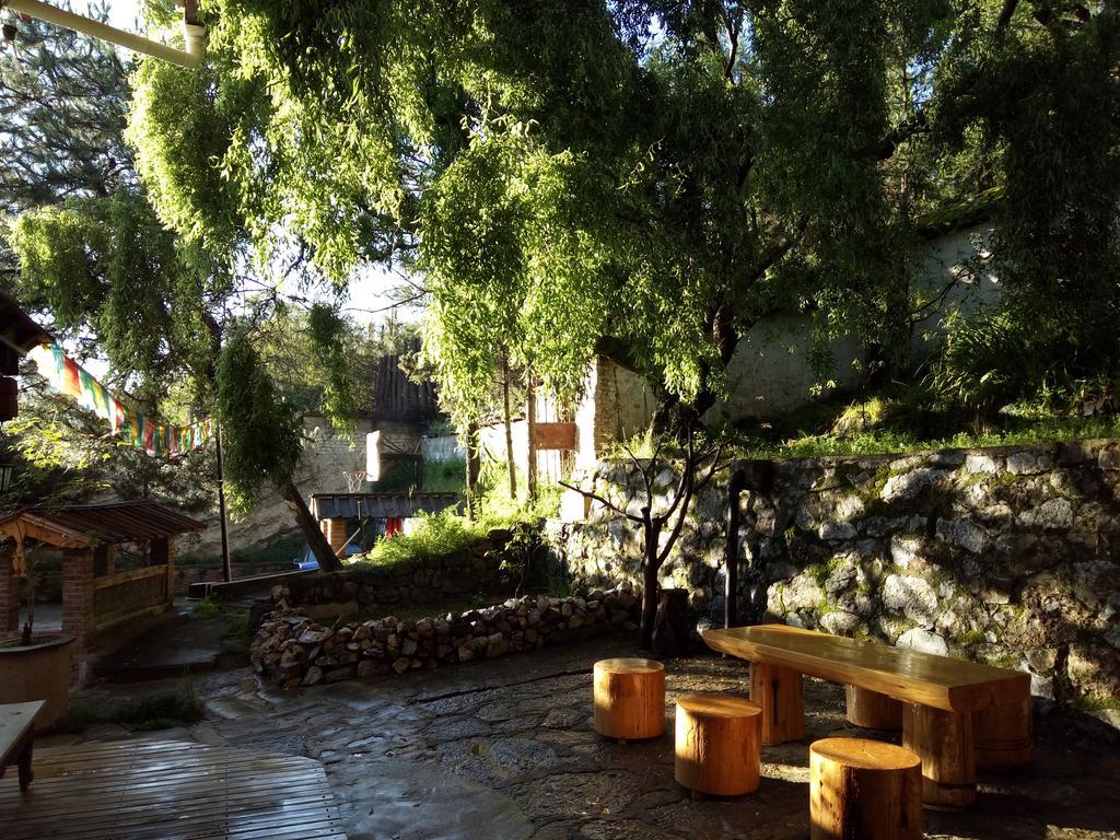 Shangri-La Mid - Mountain Homestay Ngoại thất bức ảnh