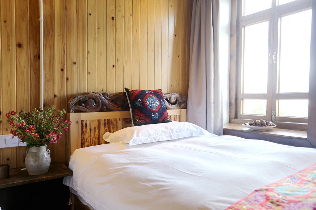 Shangri-La Mid - Mountain Homestay Ngoại thất bức ảnh